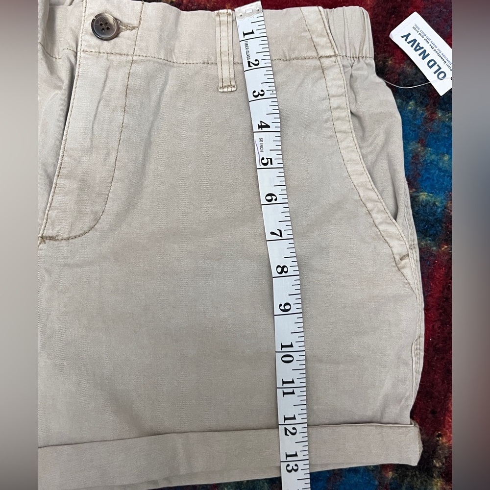 Old Navy Lightweight Khaki Shorts Medium - Picture 7 of 14